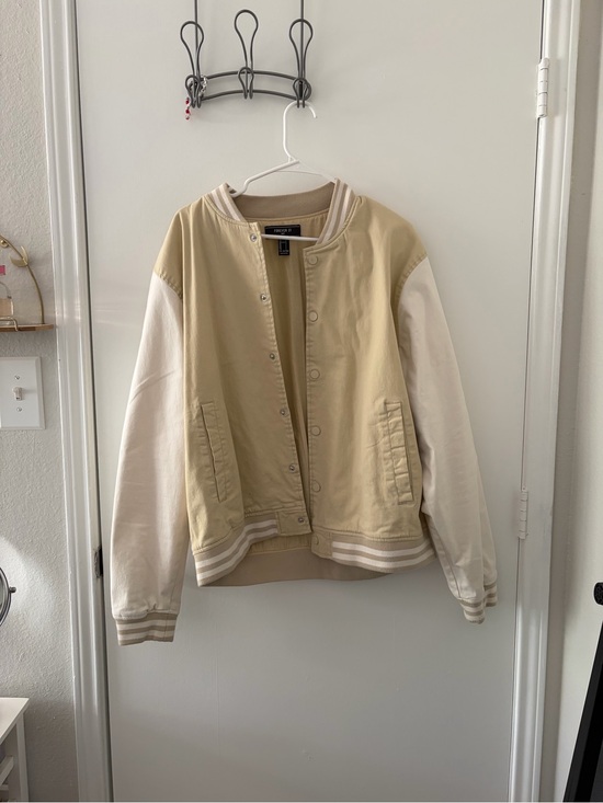 Forever 21 Other - Forever 21 Beige and Cream Varsity Bomber Jacket